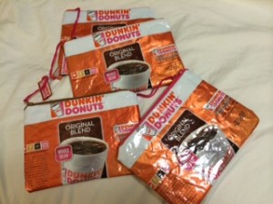 dunkin_dounuts_purse