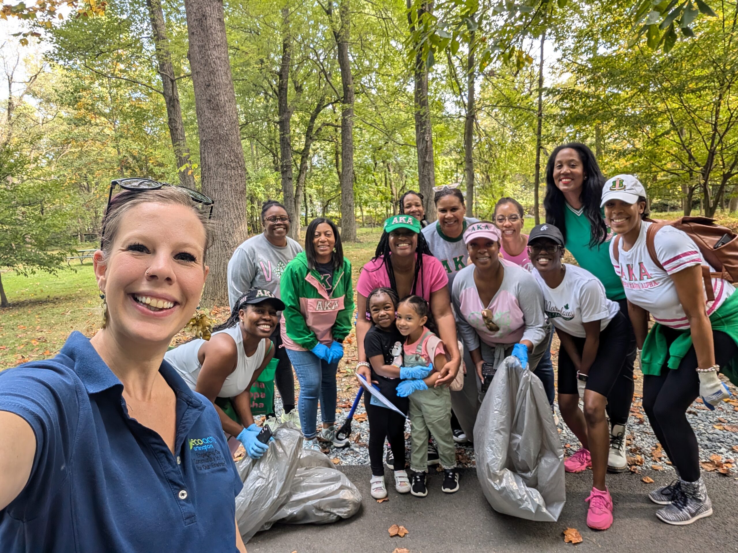 Kara Simon, EcoAction Arlington Program Manager poses with volunteers at the cleanup on 9-21-2024at barcroft park